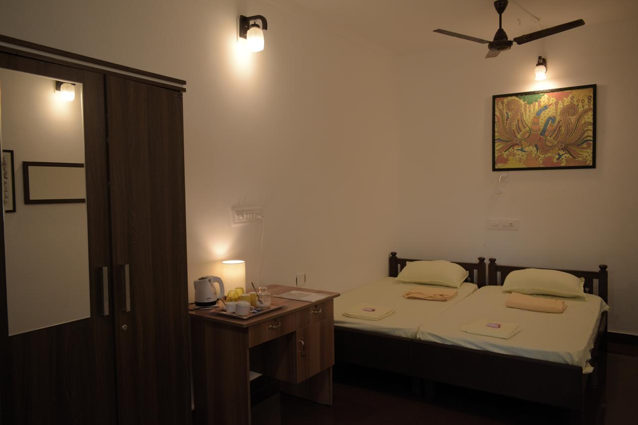 Vretreat Hotel Kokkānisseri Екстериор снимка