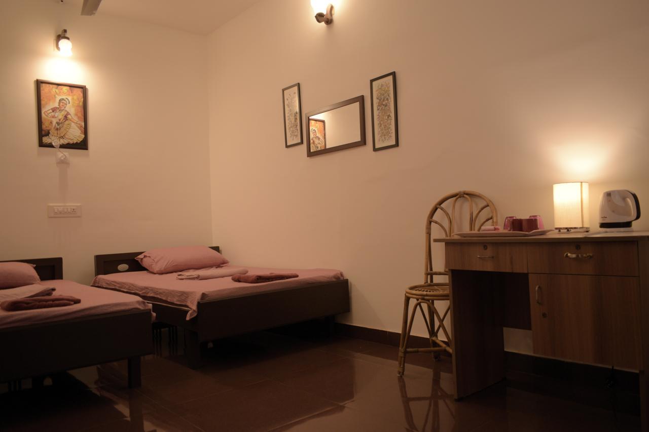Vretreat Hotel Kokkānisseri Екстериор снимка